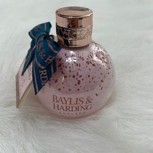 Fragranced Shower gel